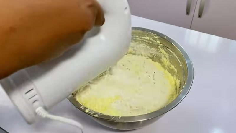 Step 4: Combine Wet and Dry Ingredients