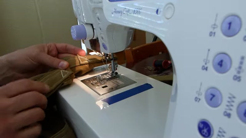 Step 11: Sew Pockets to the Apron